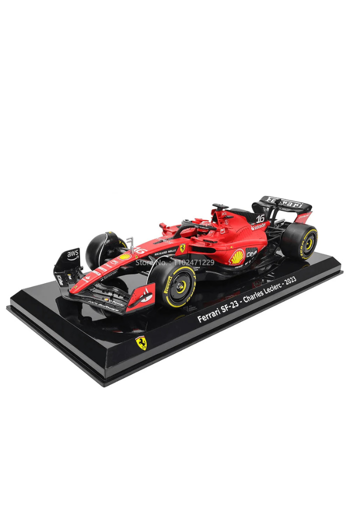 Miniatura F1 Ferrari SF-23 - 1:24 (24 cm)