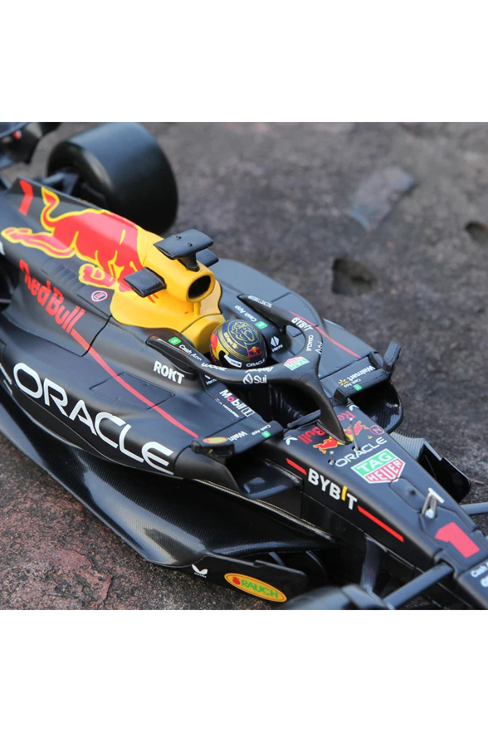 Miniatura F1 Red Bull RB-19 - 1:24 (24 cm)